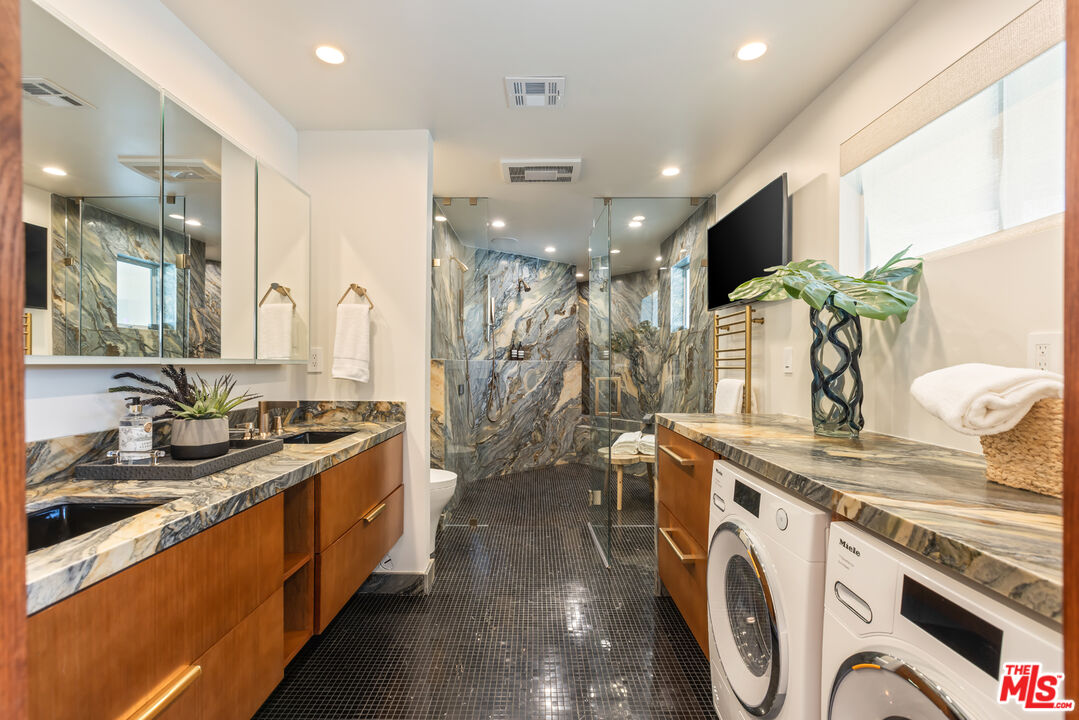 9033 Burroughs Road Los Angeles, CA 90046 - Photo 31 of 64 Gallery Image 31