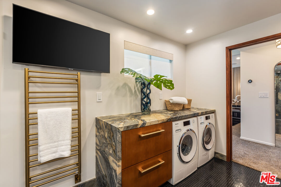 9033 Burroughs Road Los Angeles, CA 90046 - Photo 33 of 64 Gallery Image 33