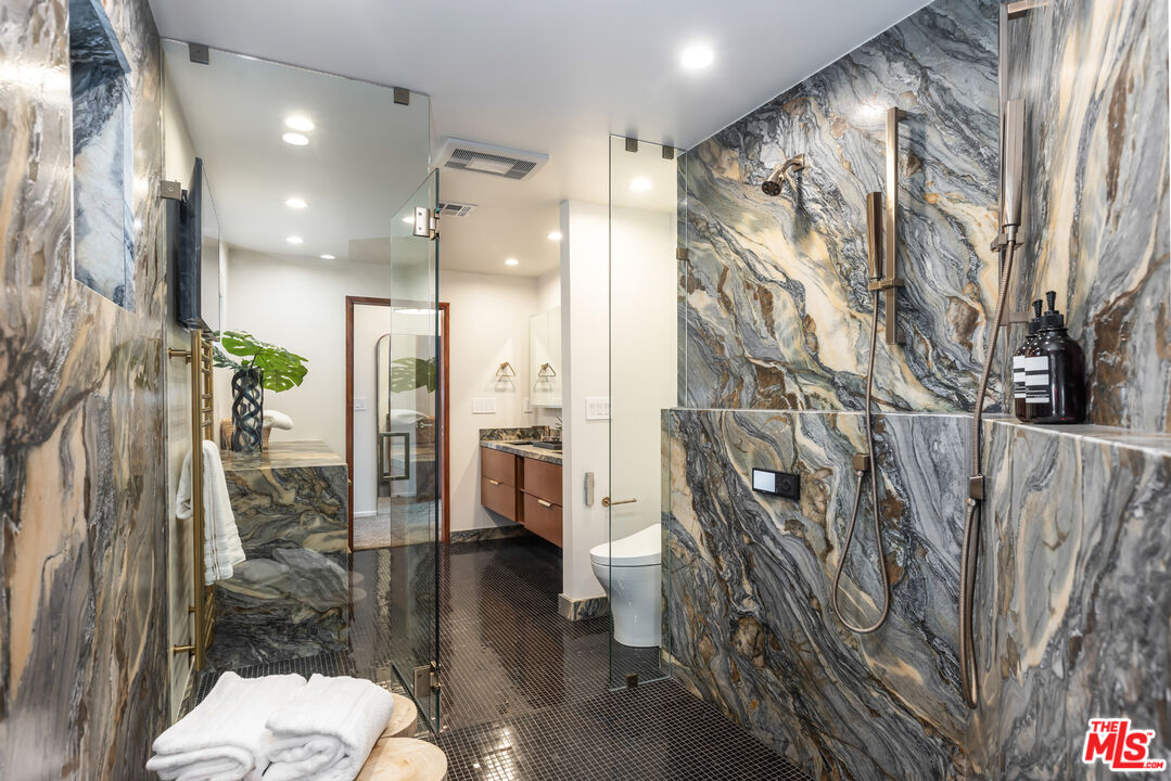 9033 Burroughs Road Los Angeles, CA 90046 - Photo 35 of 64 Gallery Image 35