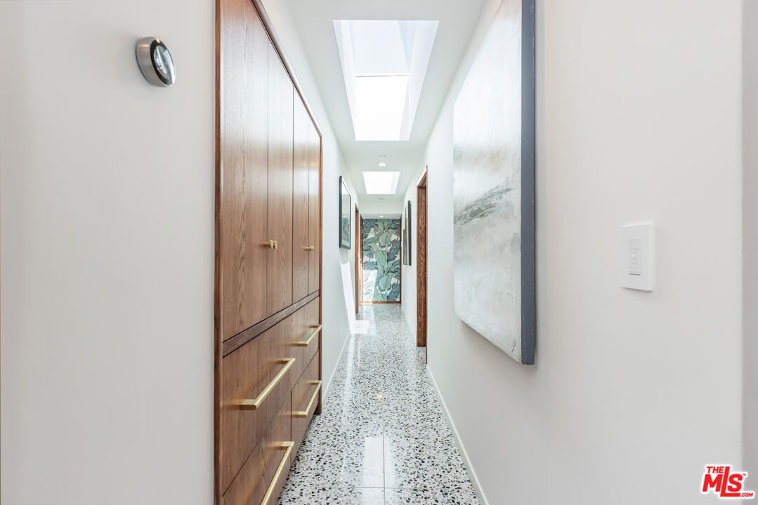 9033 Burroughs Road Los Angeles, CA 90046 - Photo 44 of 64 Gallery Image 44