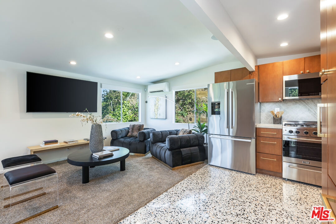 9033 Burroughs Road Los Angeles, CA 90046 - Photo 45 of 64 Gallery Image 45