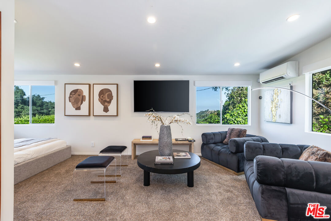 9033 Burroughs Road Los Angeles, CA 90046 - Photo 47 of 64 Gallery Image 47