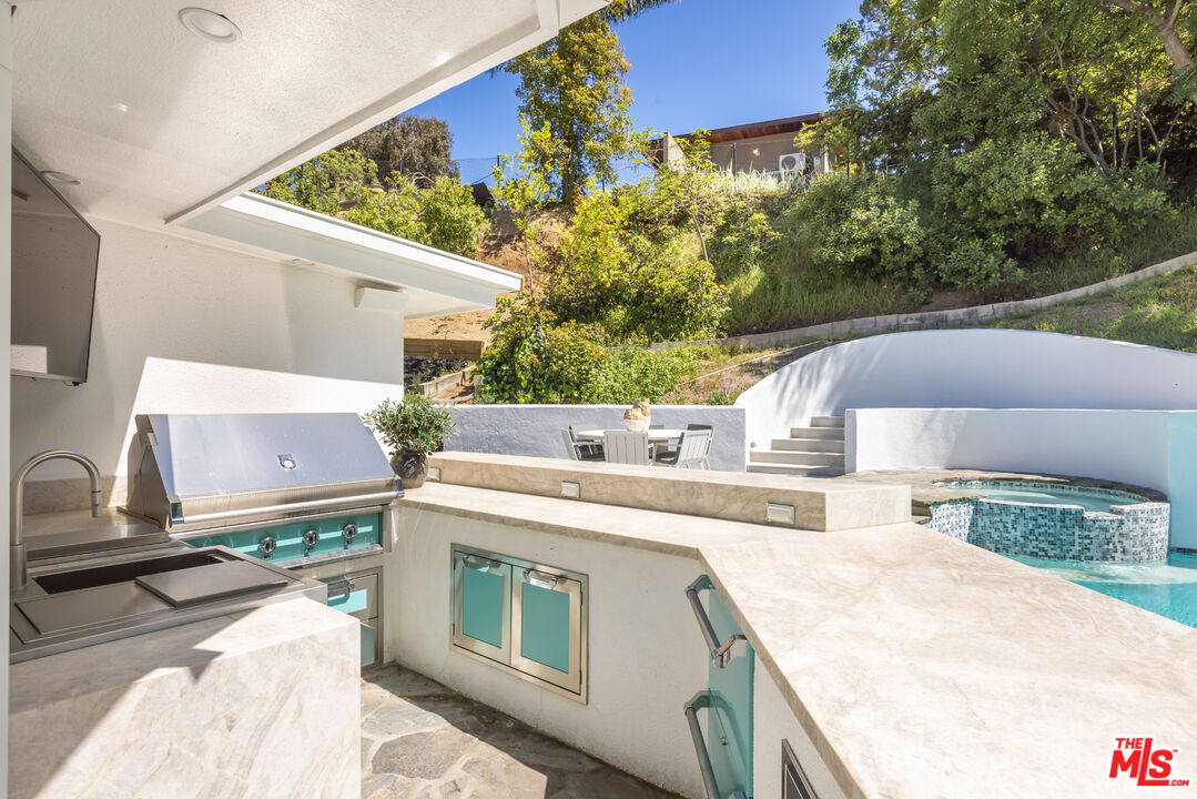 9033 Burroughs Road Los Angeles, CA 90046 - Photo 59 of 64 Gallery Image 59