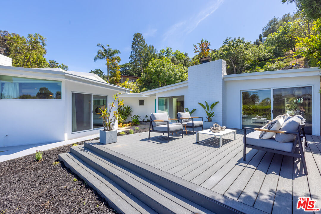 9033 Burroughs Road Los Angeles, CA 90046 - Photo 6 of 64 Gallery Image 6