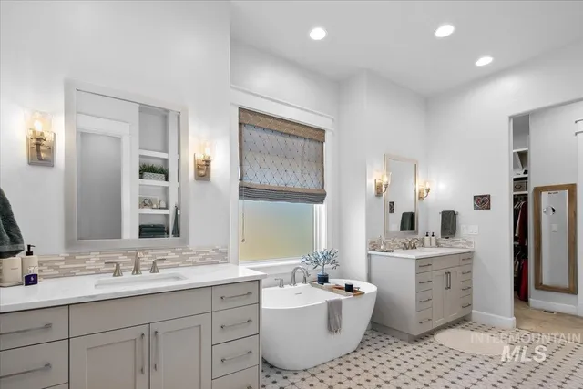 $1,895,000 | 1624 East Crowne Pointe Drive, Eagle, ID 83616