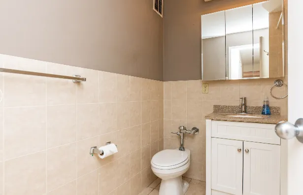 $2,350 | 708 West Bittersweet Place, Unit 801, Chicago, IL 60613