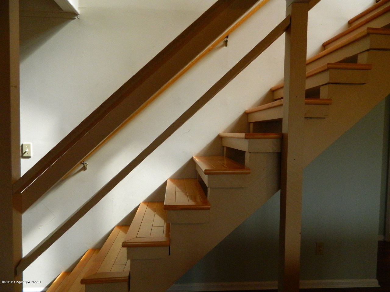 603 Valley Road Canadensis, PA 18325 - Photo 14 of 33 Custom Wooden Stairway