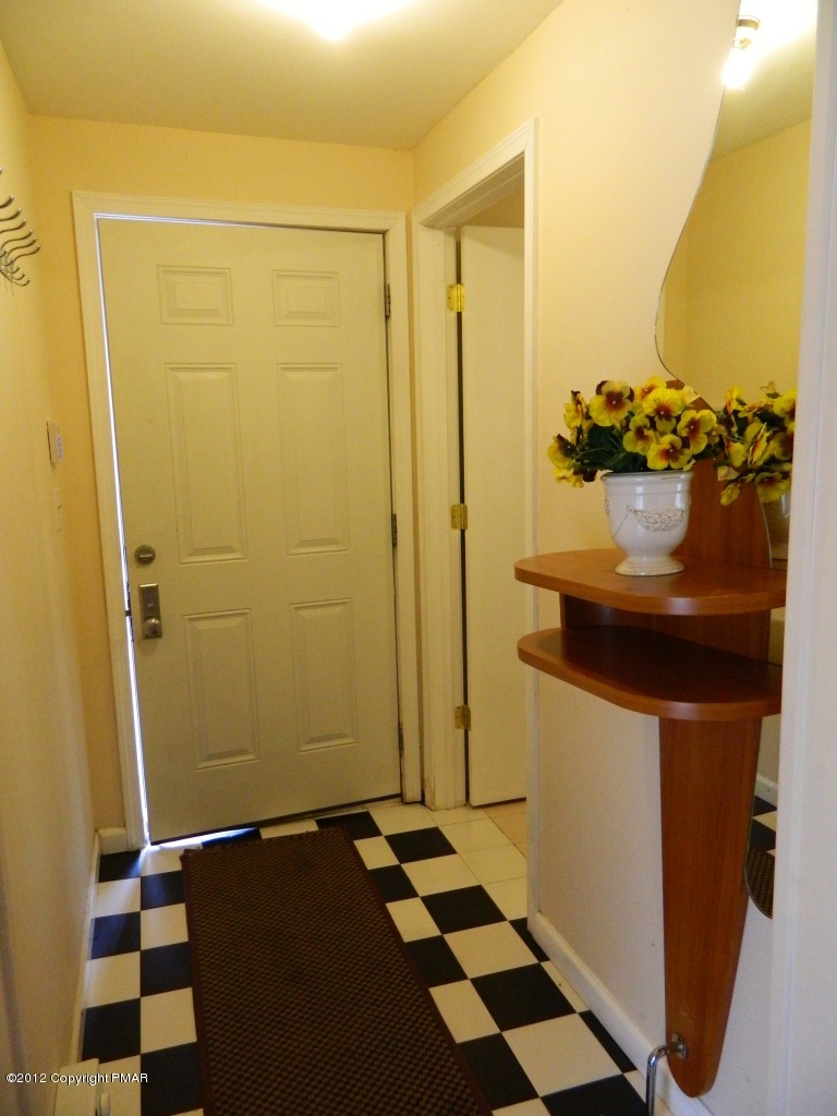 603 Valley Road Canadensis, PA 18325 - Photo 4 of 33 Tile Foyer