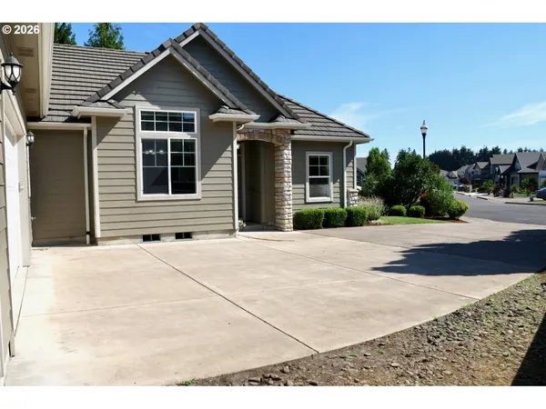$559,000 | 225 Pebble Beach Drive, Creswell, OR 97426
