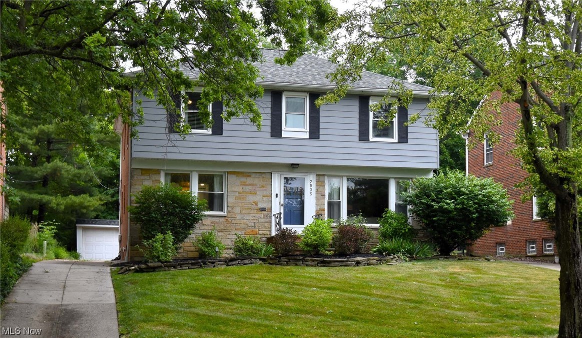 2535 Charney Road Cleveland, OH 44118 - Photo 1 of 33