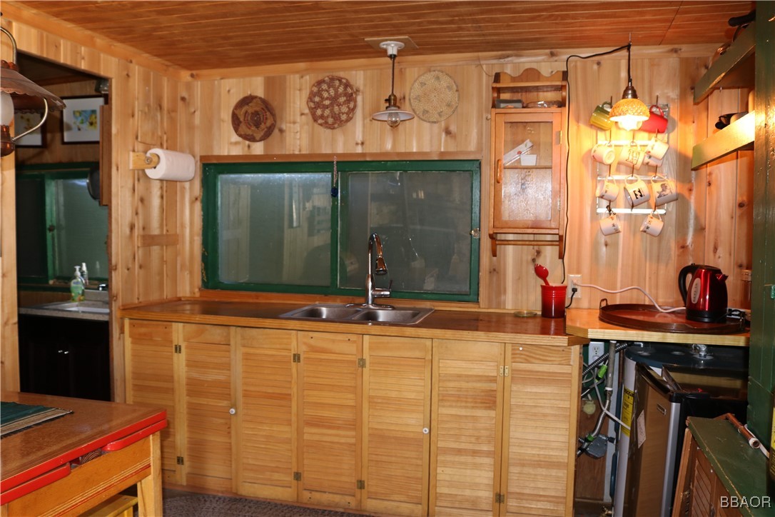 109 Mill Creek Road Big Bear Lake, CA 92315 - Photo 16 of 37