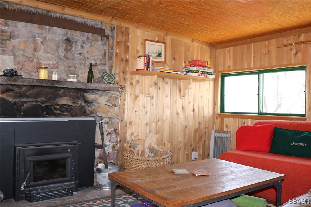 109 Mill Creek Road Big Bear Lake, CA 92315 - Photo 5 of 37