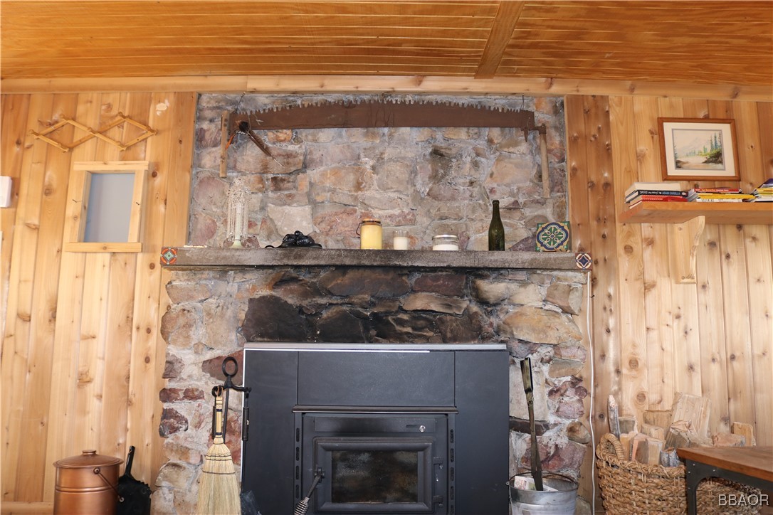 109 Mill Creek Road Big Bear Lake, CA 92315 - Photo 6 of 37