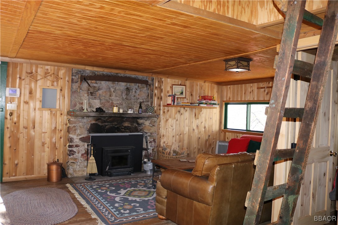 109 Mill Creek Road Big Bear Lake, CA 92315 - Photo 8 of 37