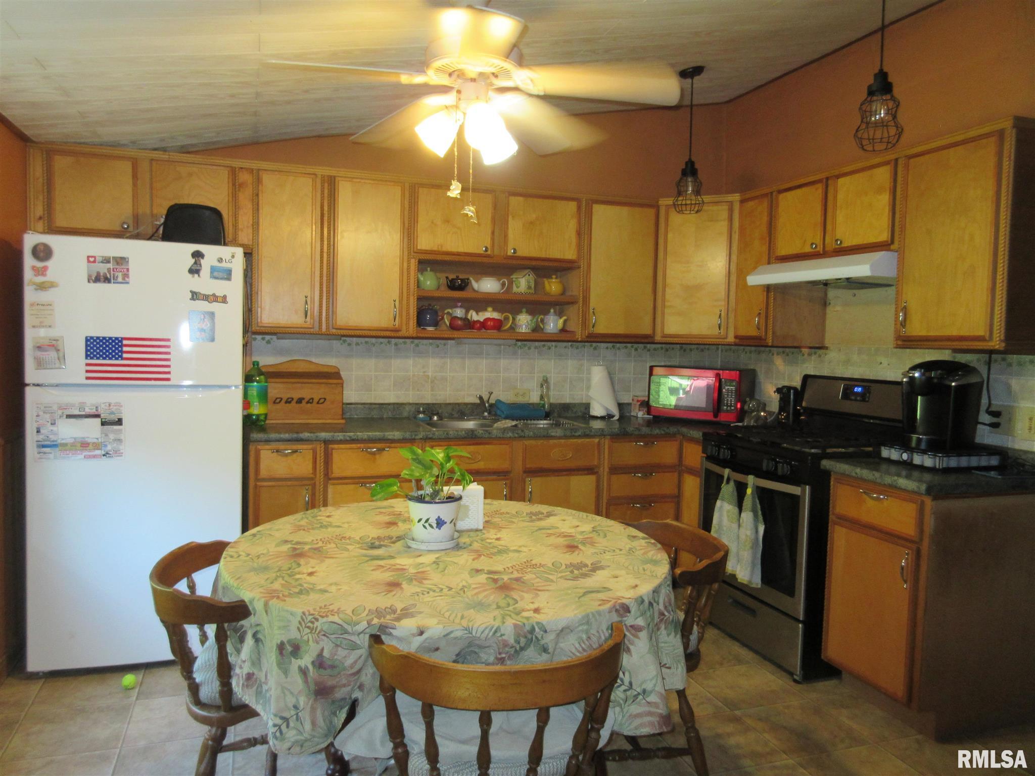2919 Highway 150 Rio, IL 61472 - Photo 5 of 37