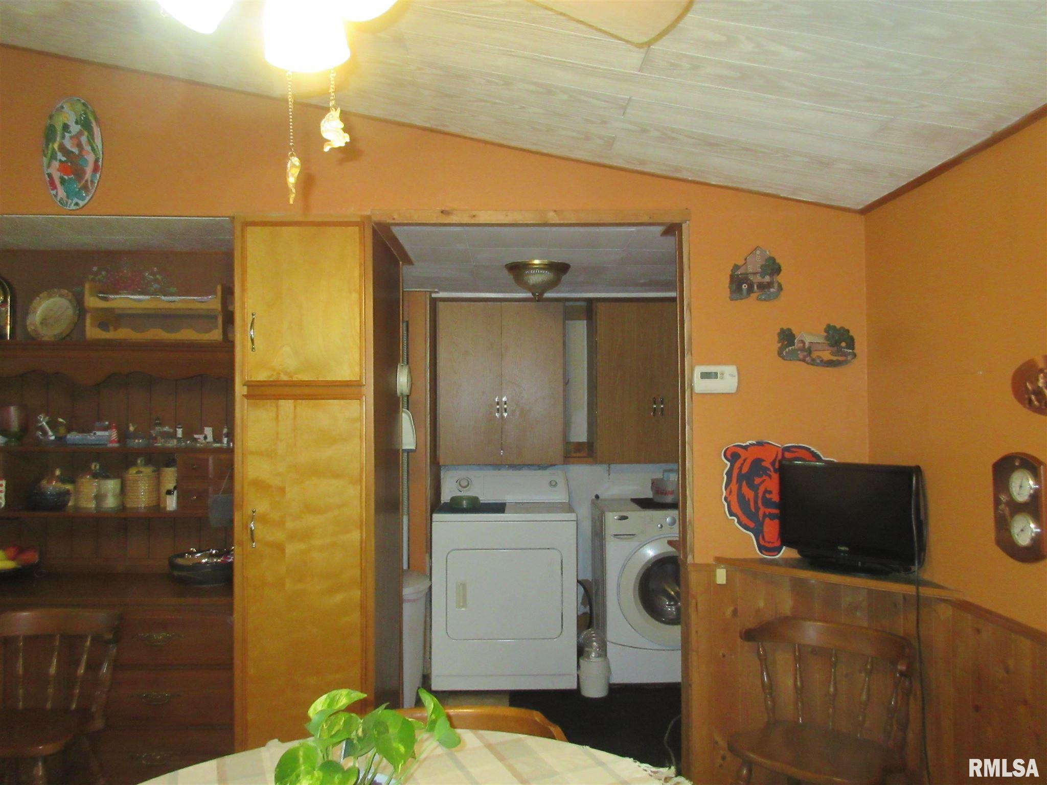 2919 Highway 150 Rio, IL 61472 - Photo 8 of 37