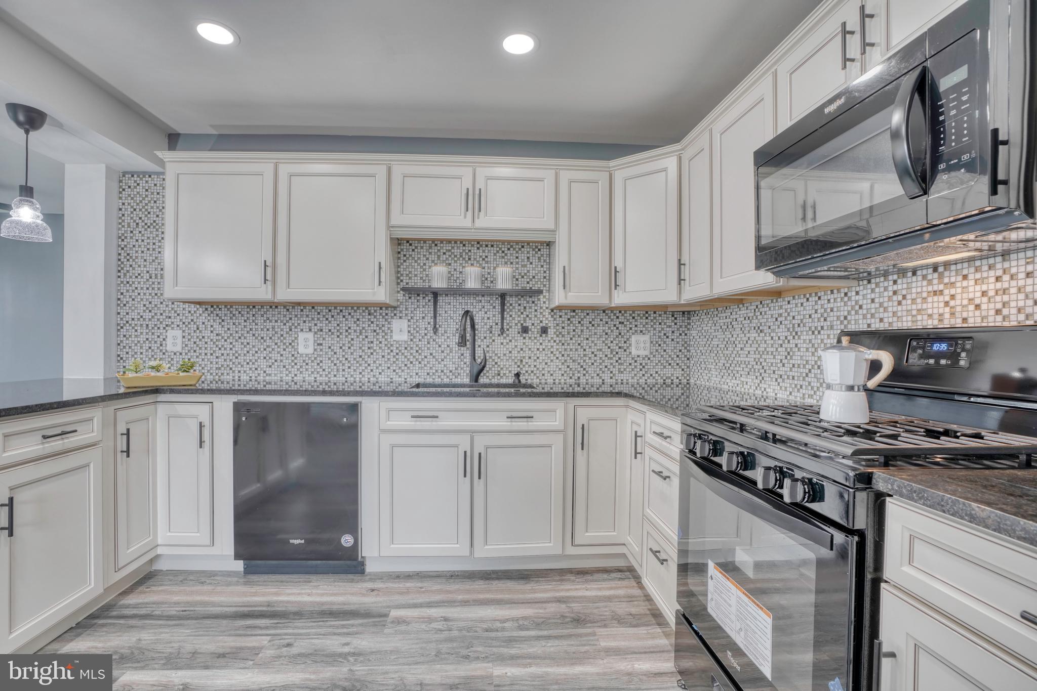 8228 Cornwall Road Dundalk, MD 21222 - Photo 17 of 68