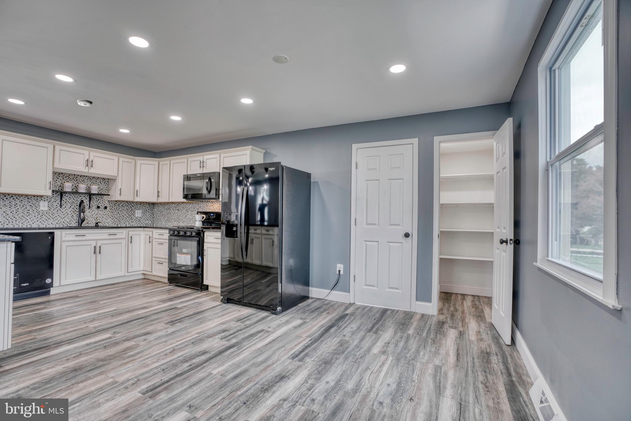 8228 Cornwall Road Dundalk, MD 21222 - Photo 21 of 68