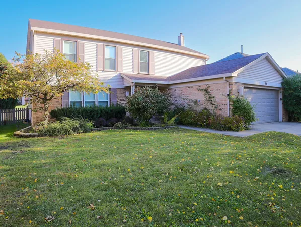 $3,600 | 331 East Fox Hill Drive, Buffalo Grove, IL 60089