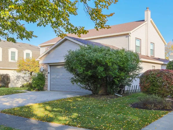$3,600 | 331 East Fox Hill Drive, Buffalo Grove, IL 60089