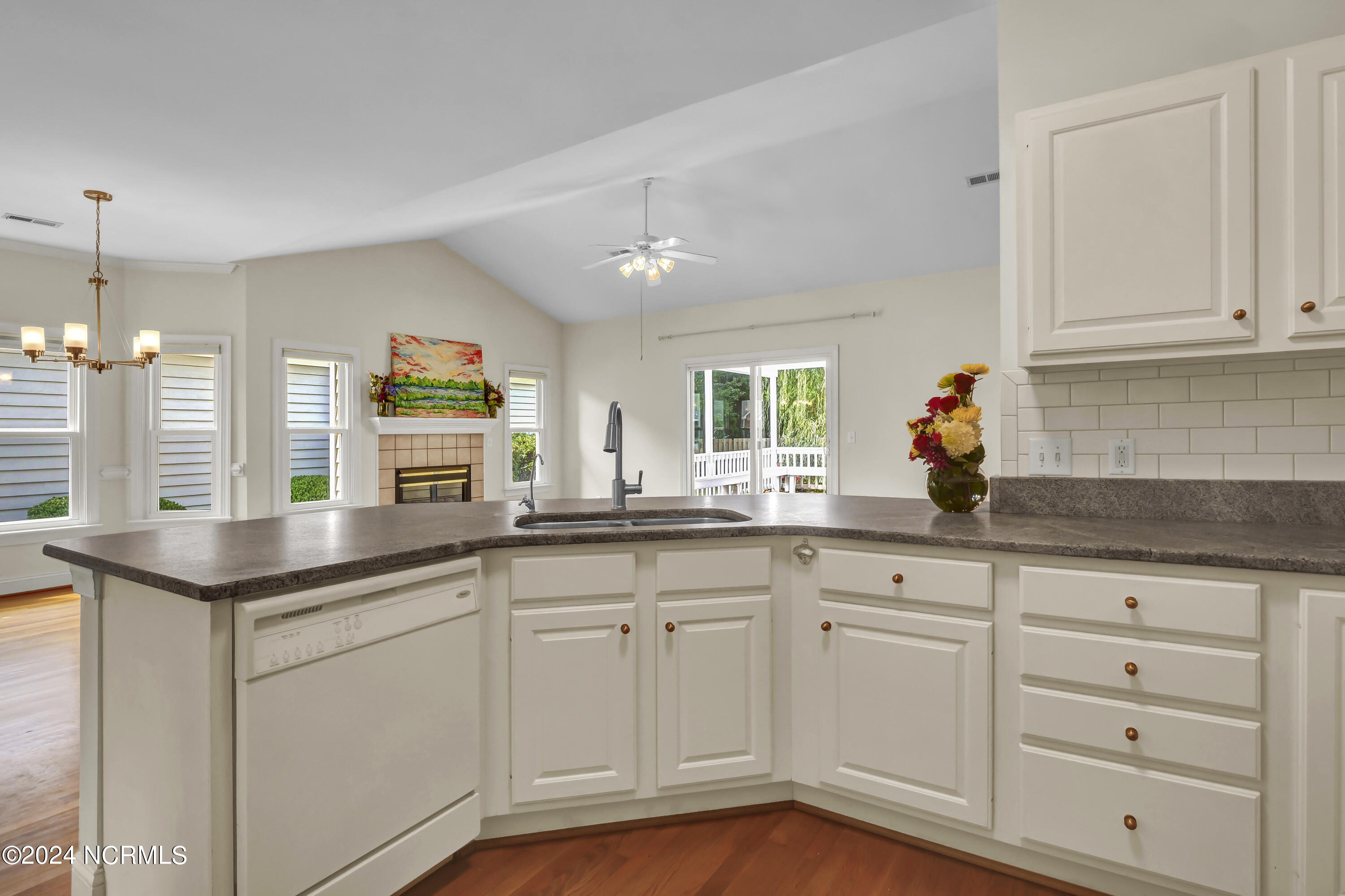 5612 Shell Rd Village Drive Wilmington, NC 28403 - Photo 8 of 32 P1466652