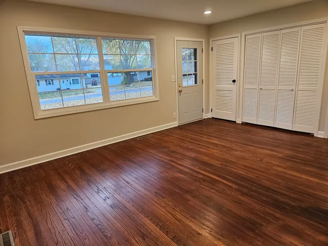 $2,200 | 1317 Brandywine Circle, Batavia, IL 60510