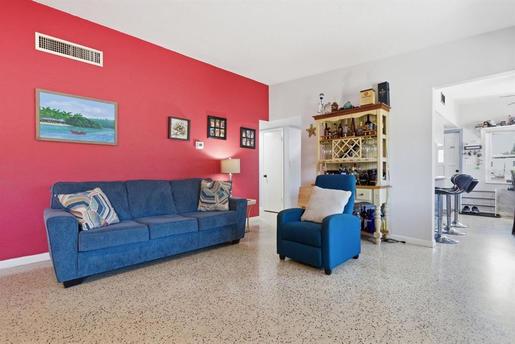 5126 104th Street North St. Petersburg, FL 33708 - Photo 3 of 37