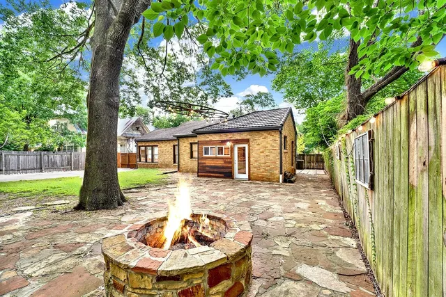 $2,750 | 608 West Hopkins Street, San Marcos, TX 78666