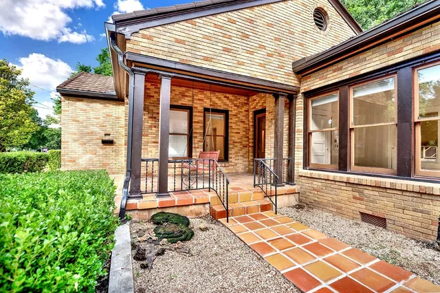 $2,750 | 608 West Hopkins Street, San Marcos, TX 78666