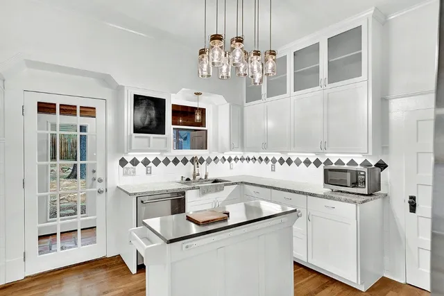 $2,750 | 608 West Hopkins Street, San Marcos, TX 78666