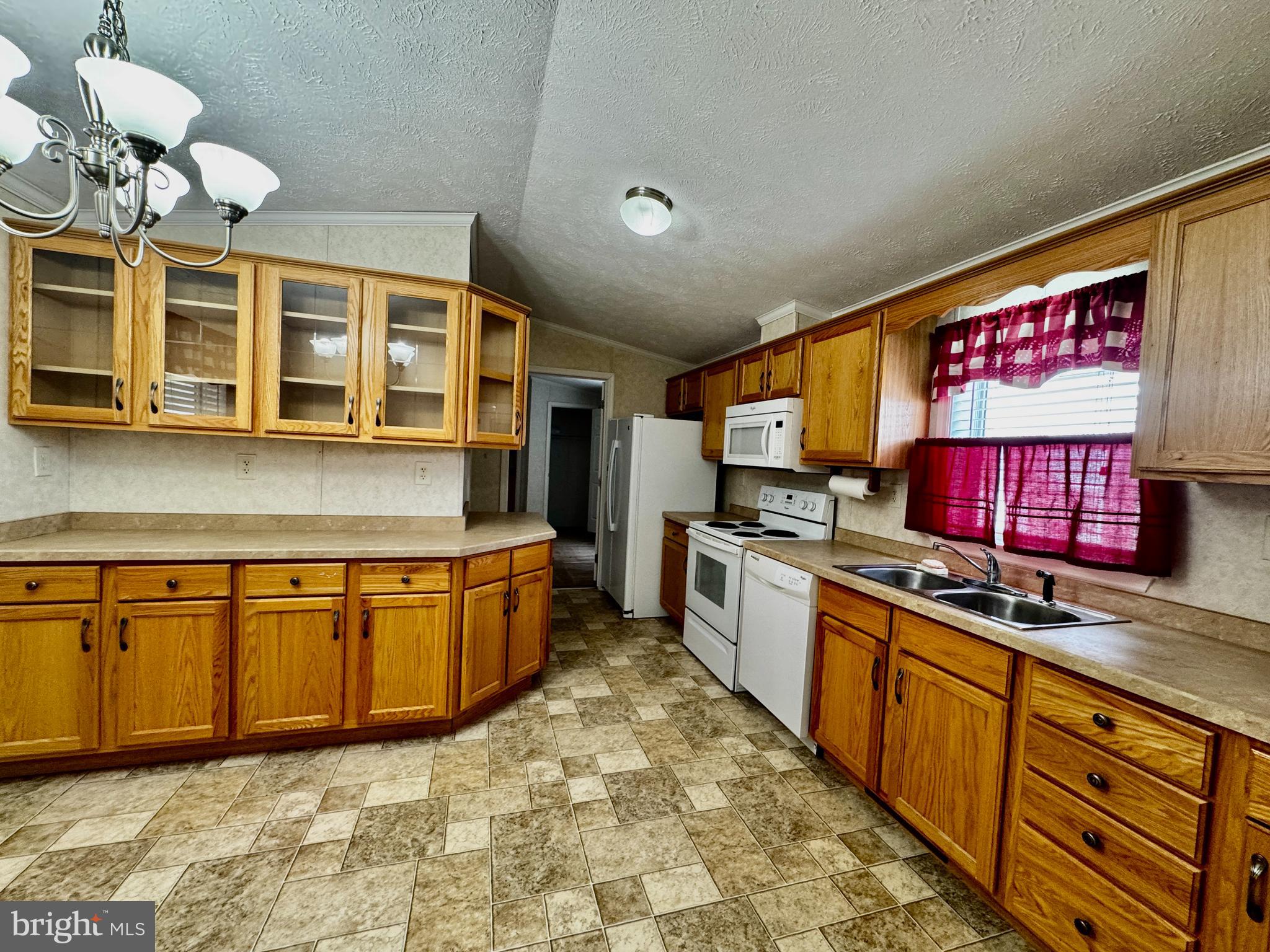 1035 Pine Circle Telford, PA 18969 - Photo 7 of 17