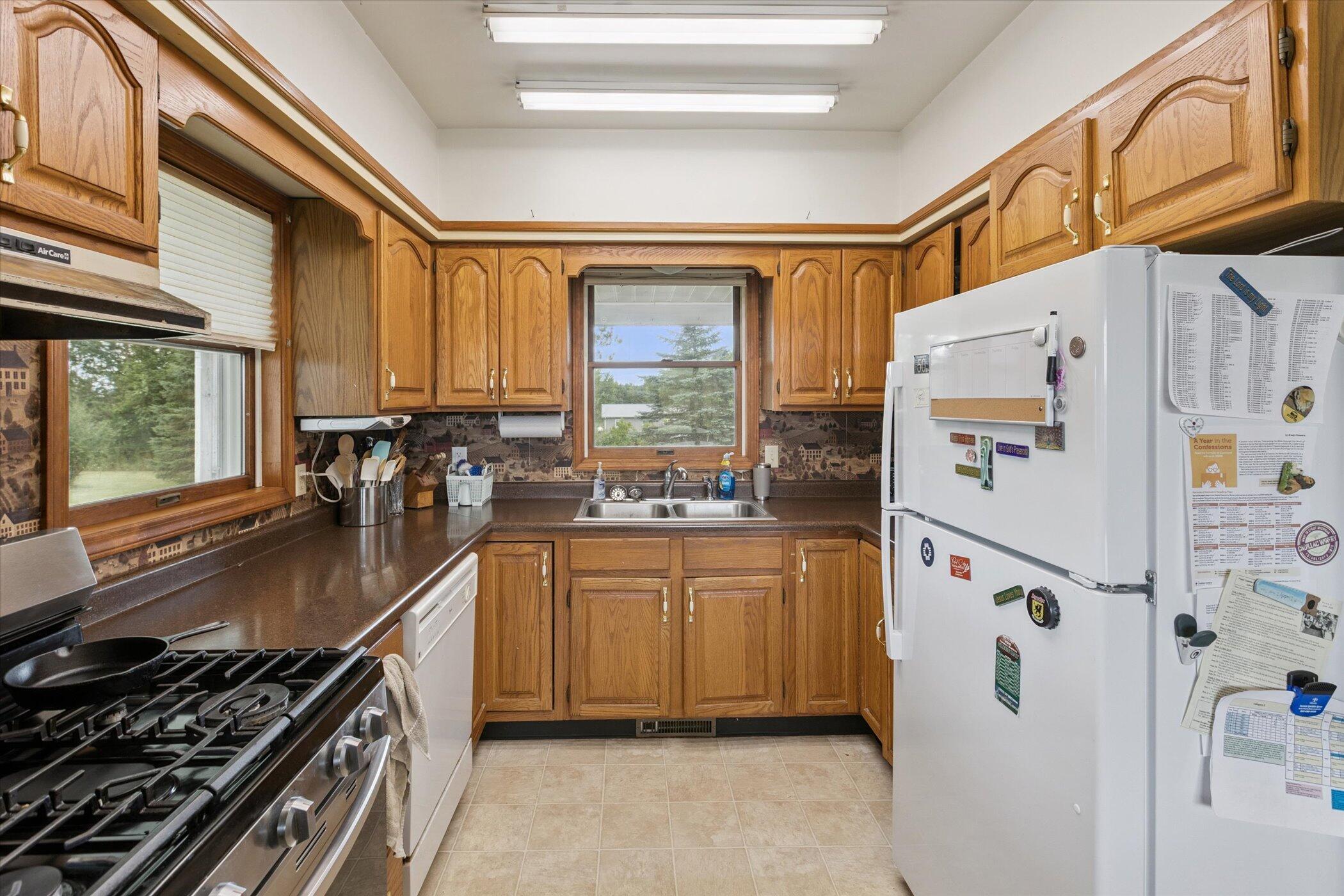11652 Highway 10 Reed City, MI 49677 - Photo 13 of 54 13-11652-US-10-Reed-City-MI-49677-Window