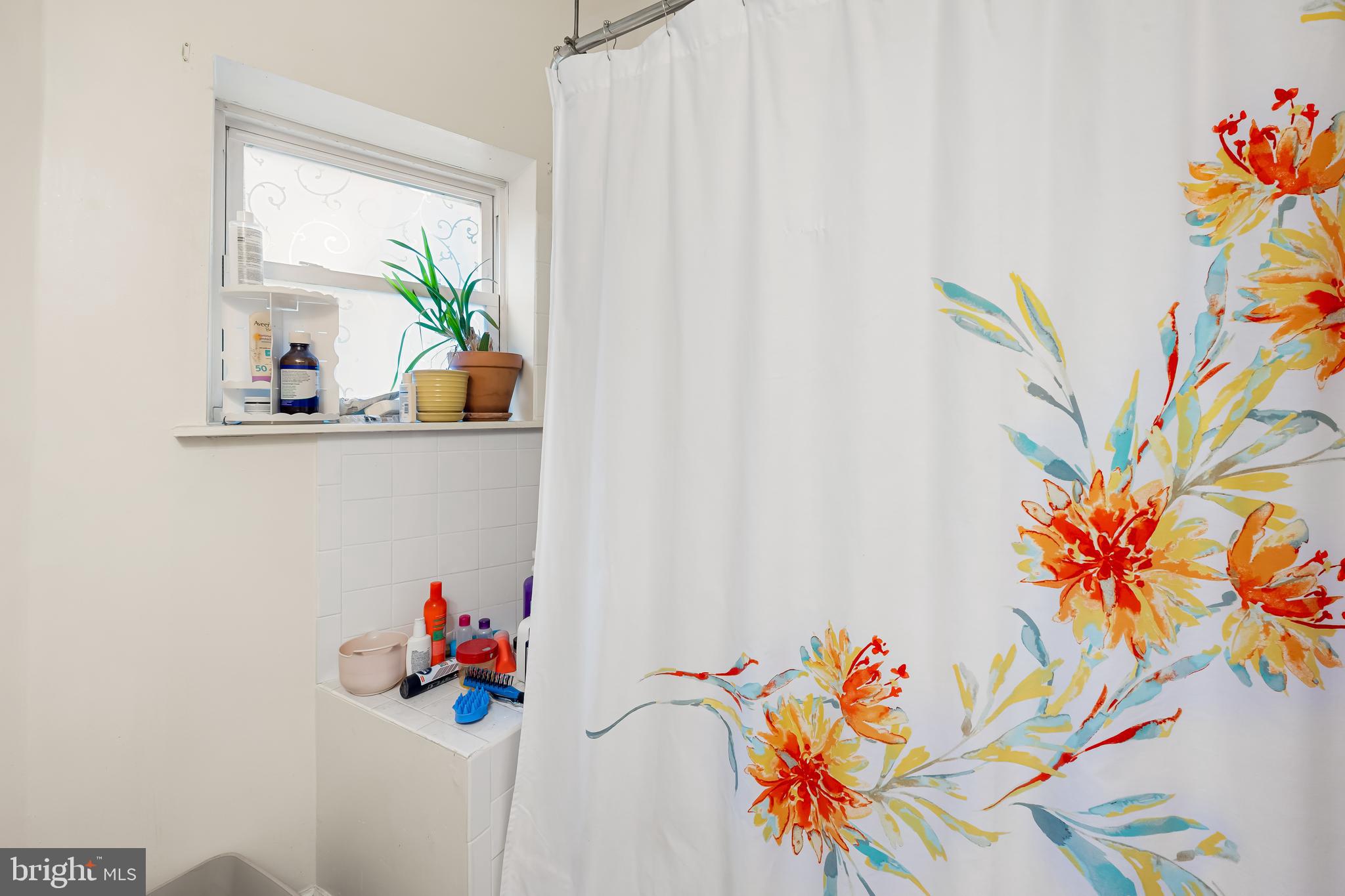 906 Whitelock Street Baltimore, MD 21217 - Photo 25 of 36 view of a workspace