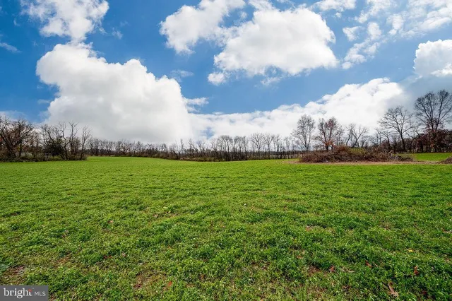 $875,000 | 130 Troxel Road, Shoemakersville, PA 19555