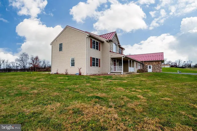 $875,000 | 130 Troxel Road, Shoemakersville, PA 19555