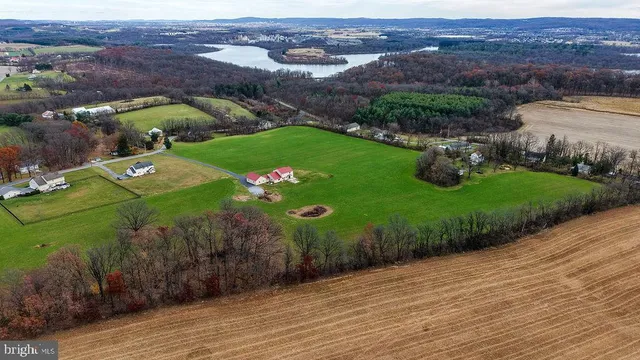 $875,000 | 130 Troxel Road, Shoemakersville, PA 19555