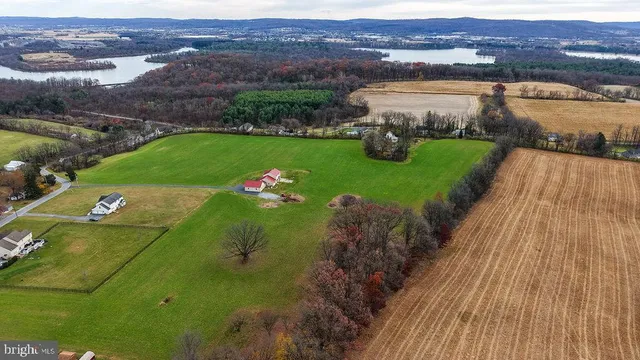 $875,000 | 130 Troxel Road, Shoemakersville, PA 19555