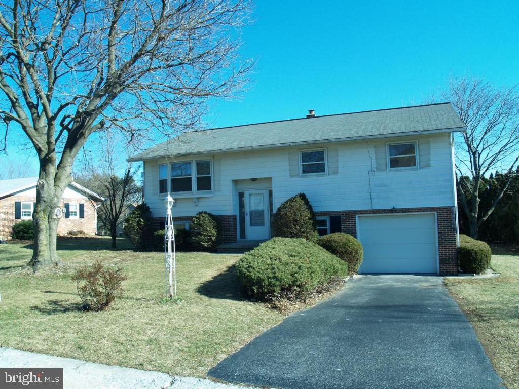 2133 Coventry Road Lancaster, PA 17601 - Photo 1 of 11 Gallery Image 1