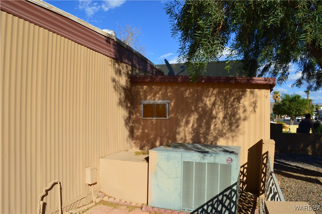 1359 Lause Road Bullhead City, AZ 86442 - Photo 17 of 17 a backyard of a house