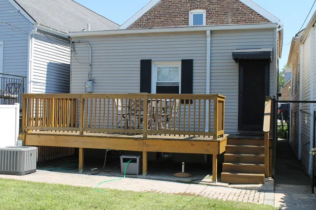 $384,500 | 3516 South Damen Avenue, Chicago, IL 60609