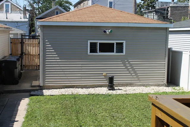 $384,500 | 3516 South Damen Avenue, Chicago, IL 60609