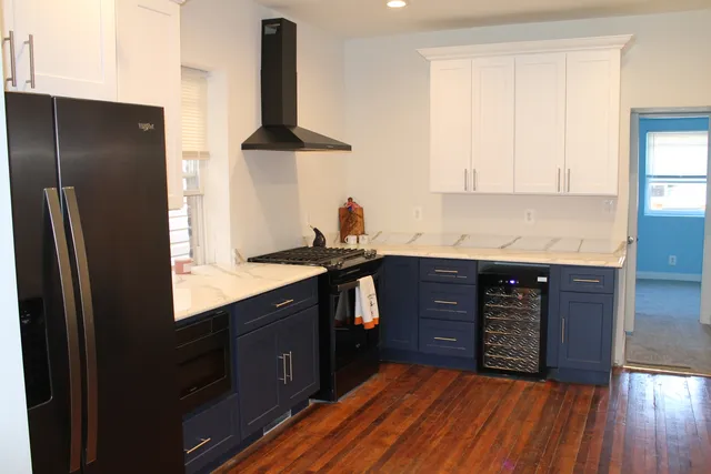 $384,500 | 3516 South Damen Avenue, Chicago, IL 60609