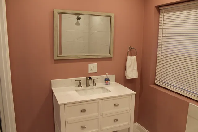 $384,500 | 3516 South Damen Avenue, Chicago, IL 60609