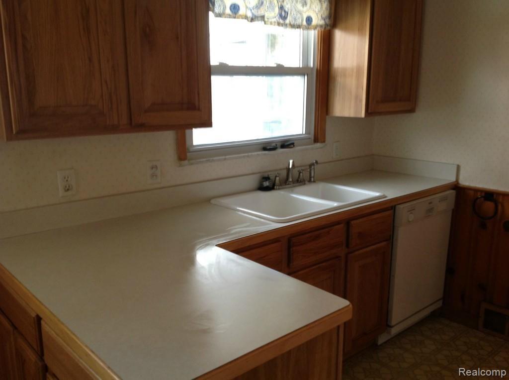 16940 Beverly Road Franklin, MI 48025 - Photo 10 of 18 KITCHEN.jpg