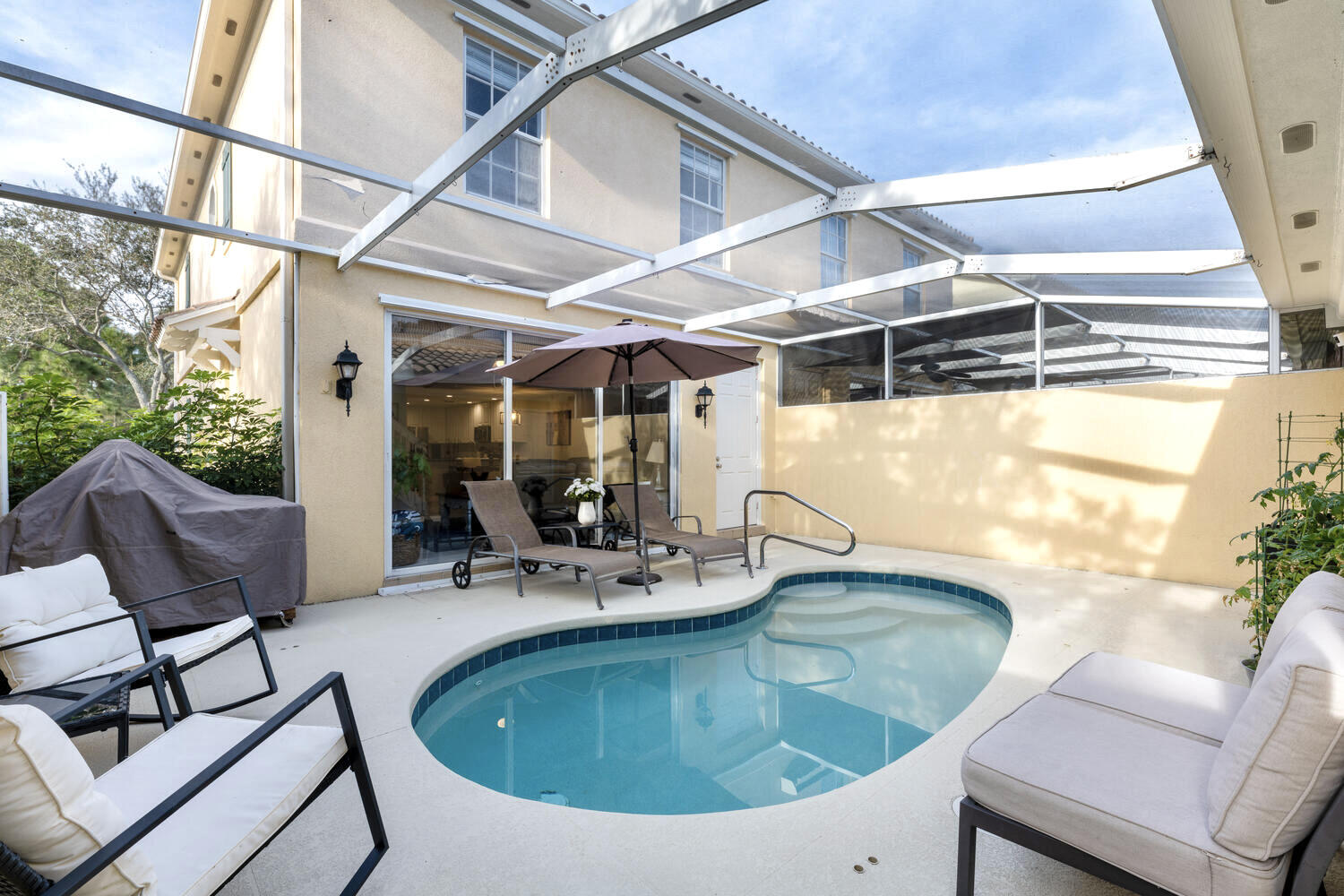 137 Rivinia Drive Jupiter, FL 33458 - Photo 4 of 30 7DE120CE-BE04-476A-9302-99D98BC4DDF6_1_2