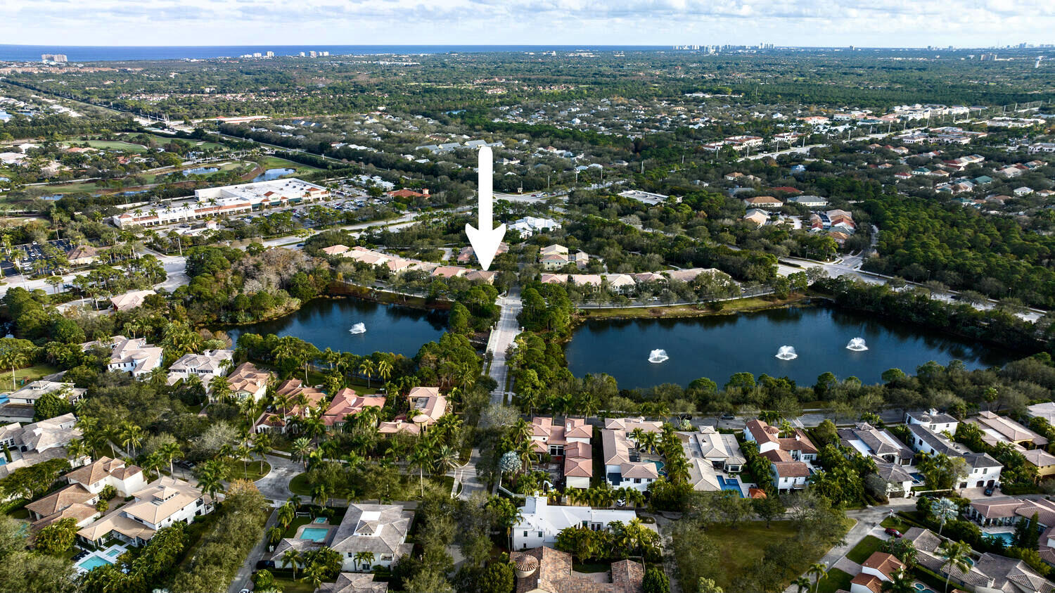137 Rivinia Drive Jupiter, FL 33458 - Photo 6 of 30 998A2F2C-A166-4010-A0FA-9BFFEE68AE60_1_2