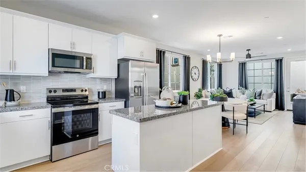 $570,990 | 1255 Galaxy Way, Rialto, CA 92376