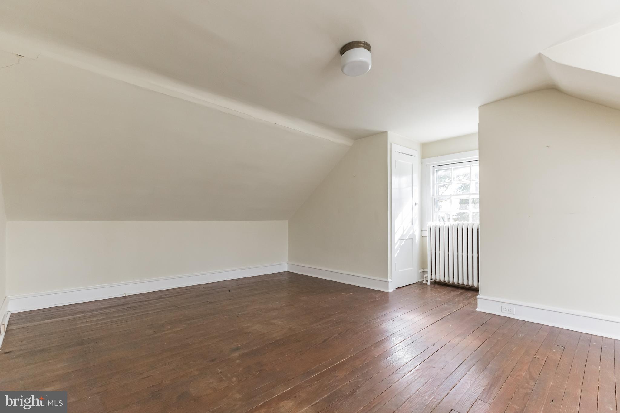 616 Boyer Road Cheltenham, PA 19012 - Photo 25 of 27 upstairs bedroom/extra room