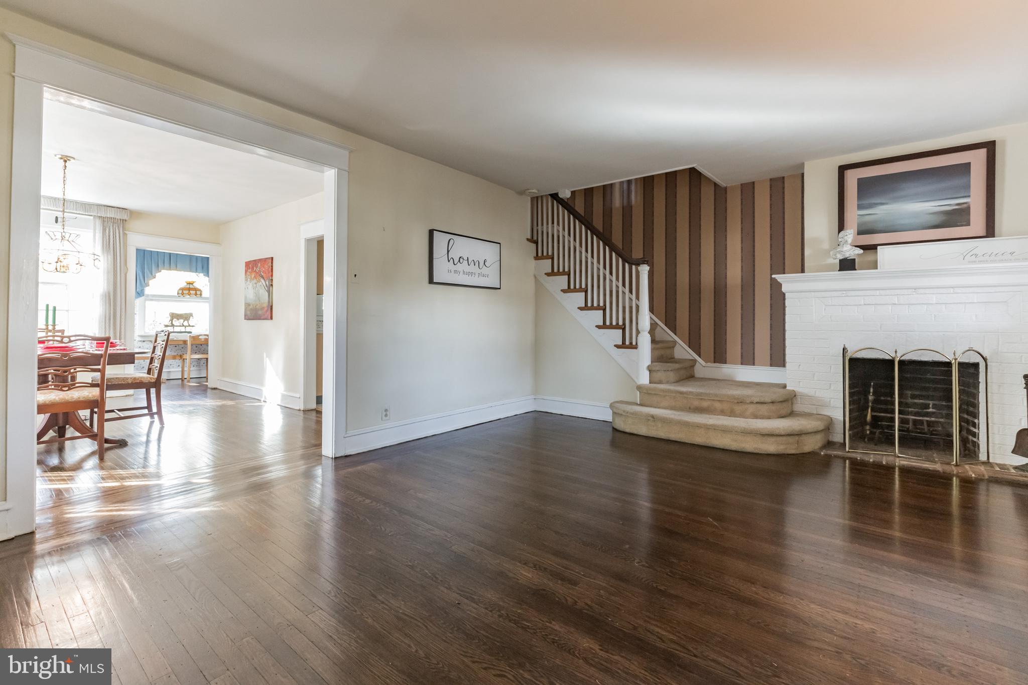 616 Boyer Road Cheltenham, PA 19012 - Photo 8 of 27 living room