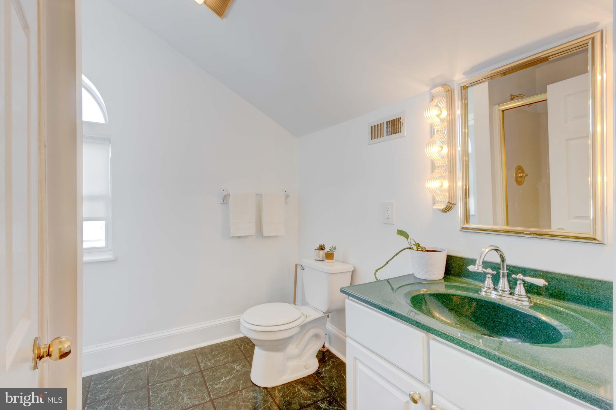 2025 Northeast Ne Baltimore, MD 21227 - Photo 70 of 122 2nd level bathroom